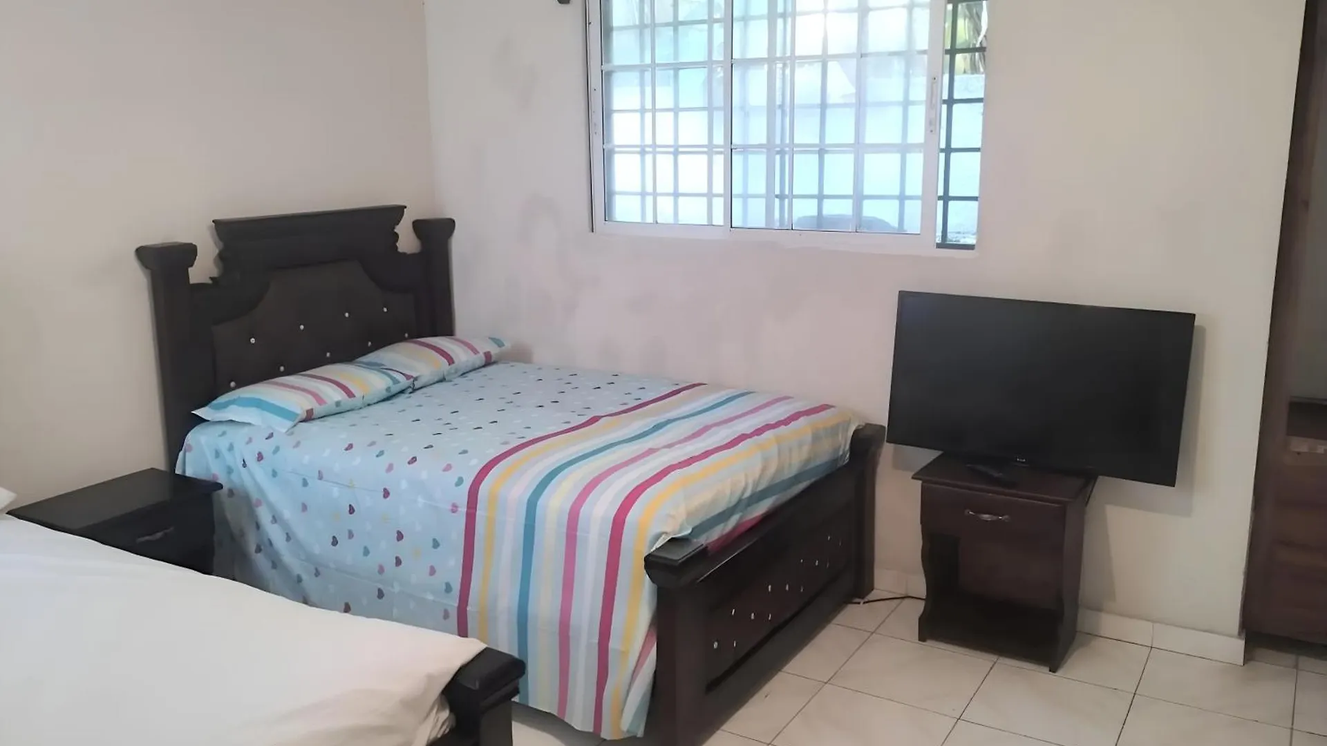 Luxembourg Garden Guest House Pétionville 4*,  ハイチ